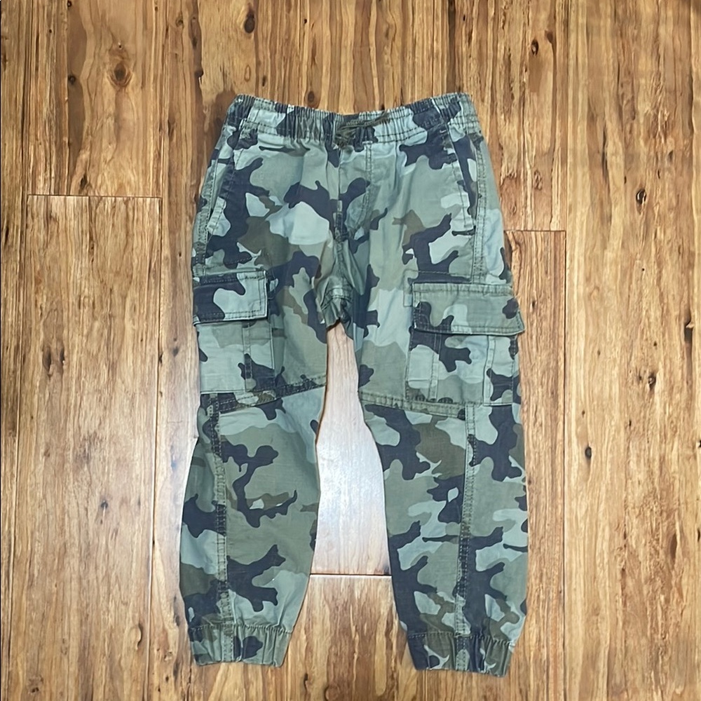 C: Arizona Kids Camouflage Cargo Pants